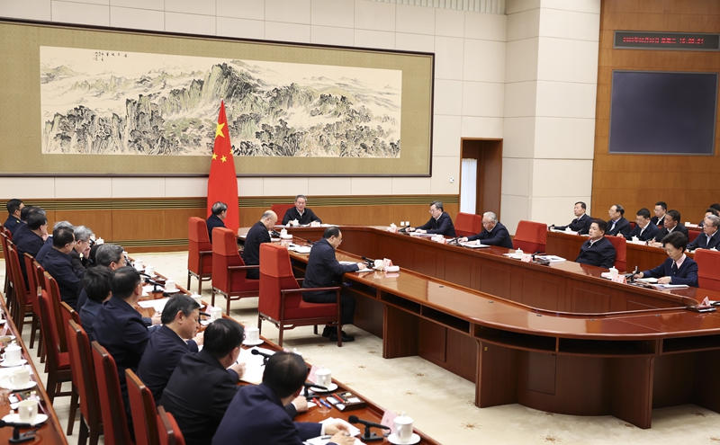 李強(qiáng)主持召開國務(wù)院第七次全體會(huì)議 討論《政府工作報(bào)告》稿并對(duì)開年工作進(jìn)行動(dòng)員